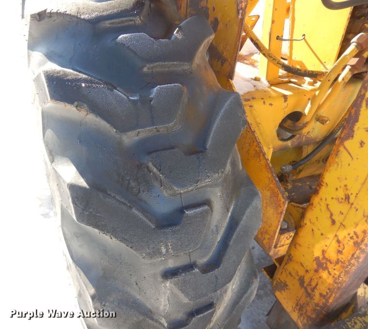 image for item KU9837 Allis Chalmers 706  forklift