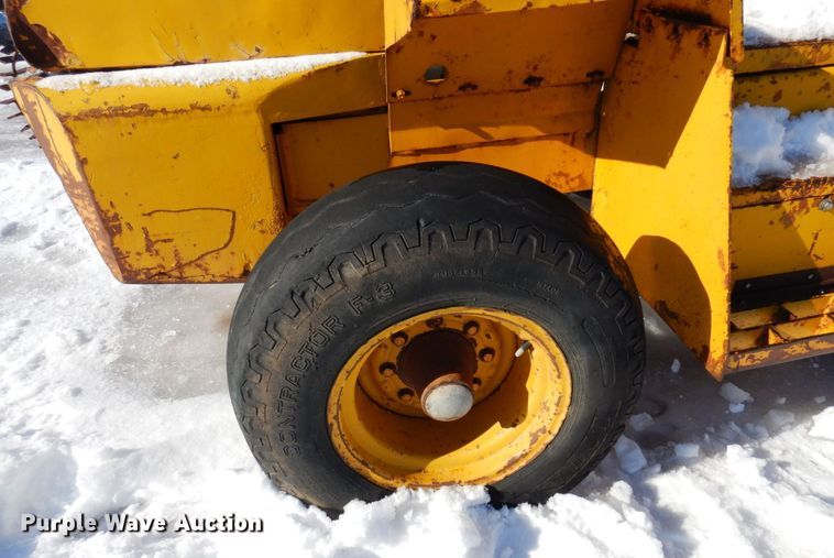 image for item KU9837 Allis Chalmers 706  forklift