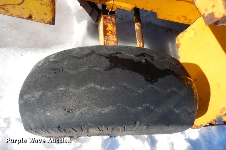 image for item KU9837 Allis Chalmers 706  forklift