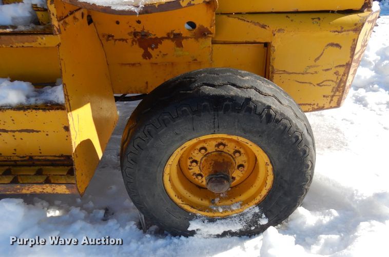 image for item KU9837 Allis Chalmers 706  forklift