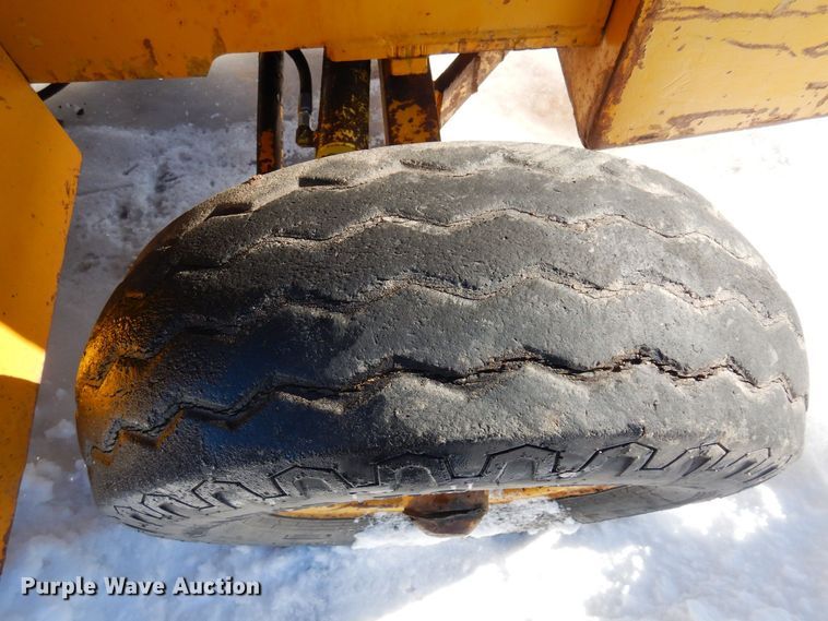 image for item KU9837 Allis Chalmers 706  forklift