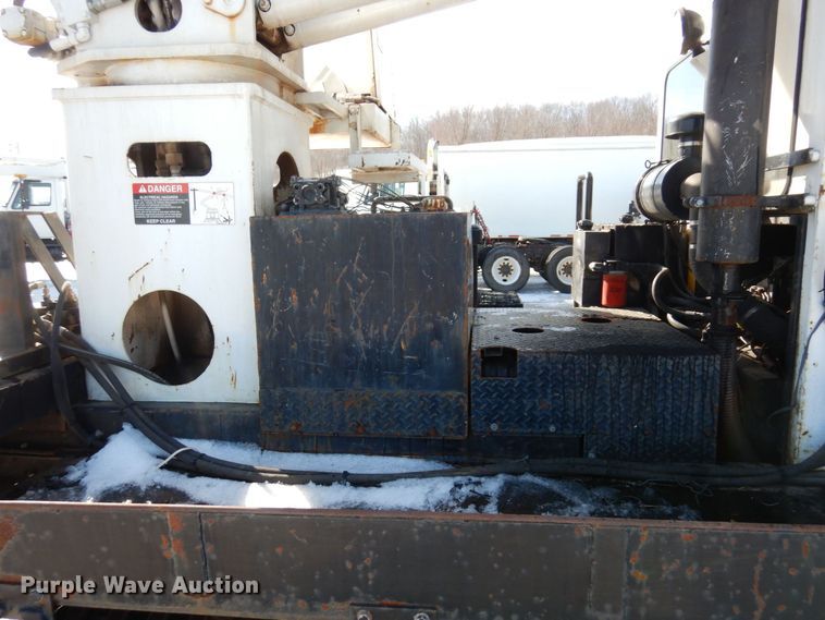 image for item KU9841 Bombardier MCD-1MC  track carrier with digger derrick