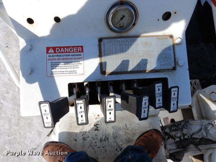 image for item KU9841 Bombardier MCD-1MC  track carrier with digger derrick