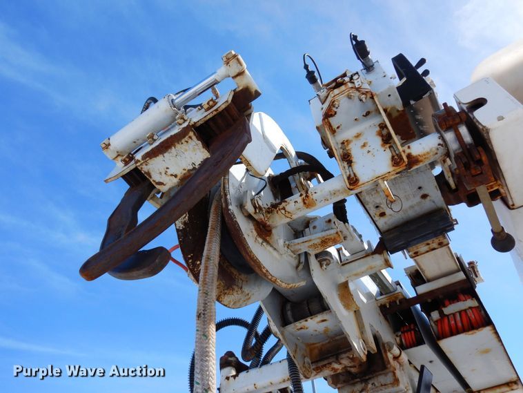 image for item KU9841 Bombardier MCD-1MC  track carrier with digger derrick