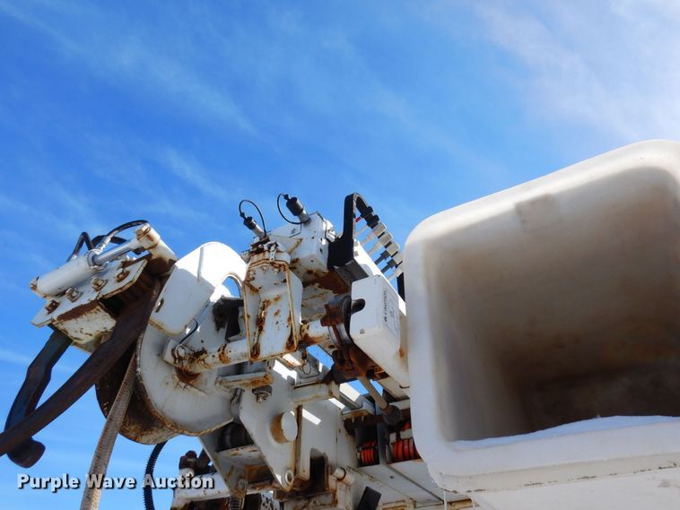 image for item KU9841 Bombardier MCD-1MC  track carrier with digger derrick