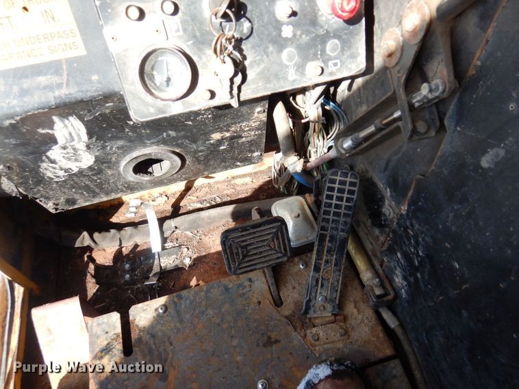 image for item KU9841 Bombardier MCD-1MC  track carrier with digger derrick