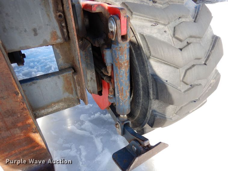 image for item KU9843 2004 Moffett M5500  forklift