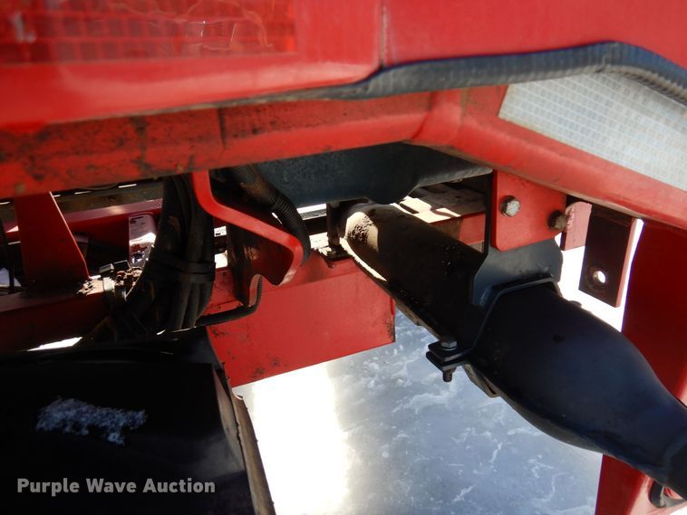 image for item KU9843 2004 Moffett M5500  forklift