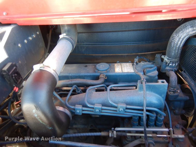 image for item KU9843 2004 Moffett M5500  forklift