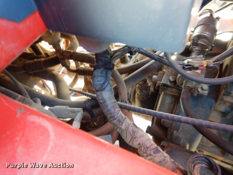 image for item KU9843 2004 Moffett M5500  forklift