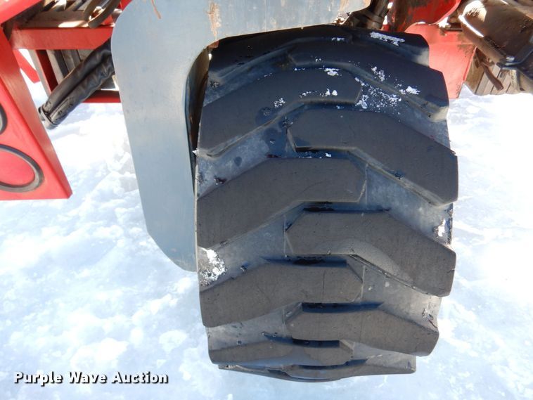 image for item KU9843 2004 Moffett M5500  forklift