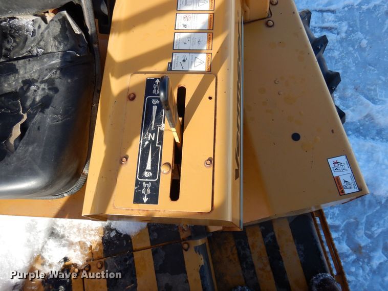 image for item KU9846 1999 Vermeer V8550A  rock saw