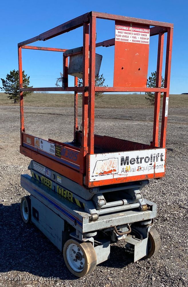 image for item KW9000 1994 Skyjack SJM3015  scissor lift