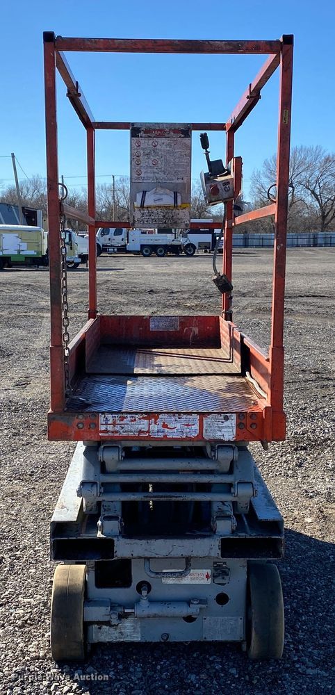 image for item KW9000 1994 Skyjack SJM3015  scissor lift