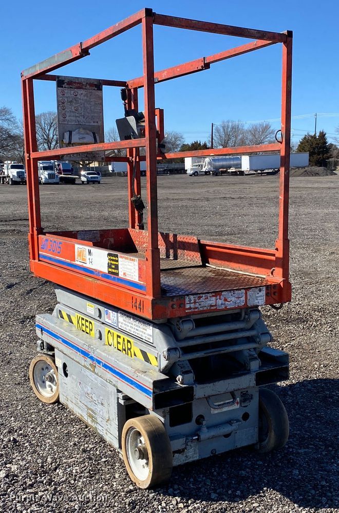 image for item KW9000 1994 Skyjack SJM3015  scissor lift