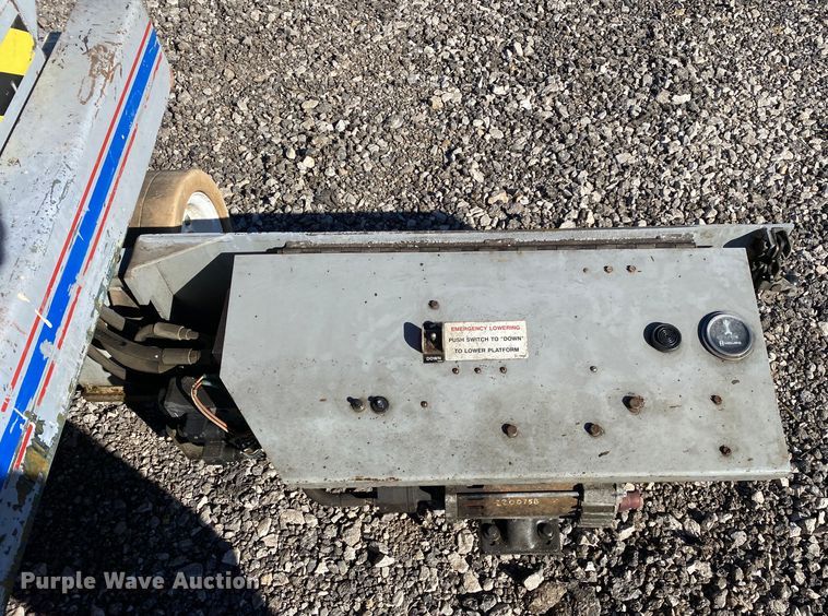 image for item KW9000 1994 Skyjack SJM3015  scissor lift