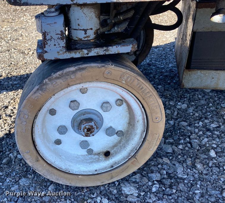 image for item KW9000 1994 Skyjack SJM3015  scissor lift