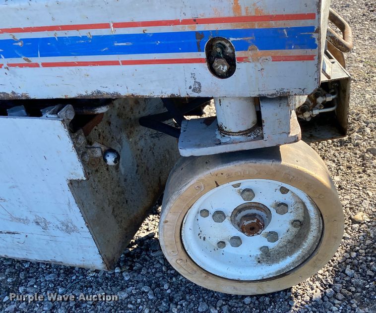 image for item KW9000 1994 Skyjack SJM3015  scissor lift