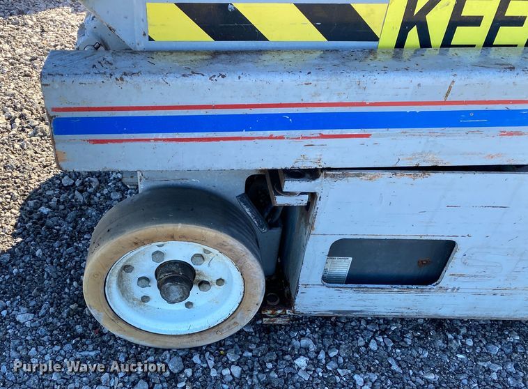 image for item KW9000 1994 Skyjack SJM3015  scissor lift