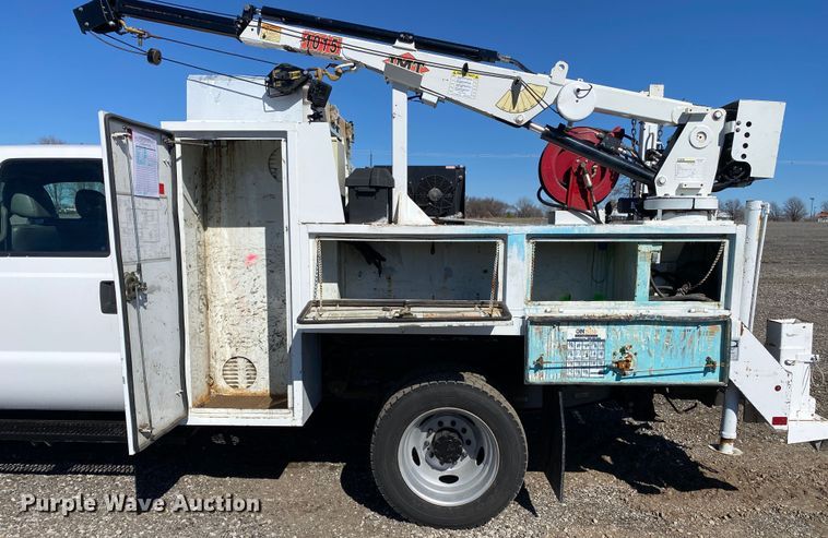 image for item KW9007 2013 Ford F550 Super Duty  Crew Cab utility / service truck