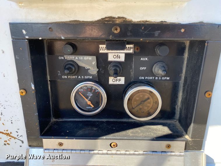 image for item KW9007 2013 Ford F550 Super Duty  Crew Cab utility / service truck