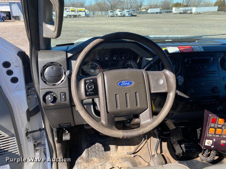 image for item KW9007 2013 Ford F550 Super Duty  Crew Cab utility / service truck