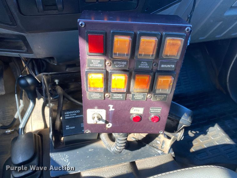 image for item KW9007 2013 Ford F550 Super Duty  Crew Cab utility / service truck