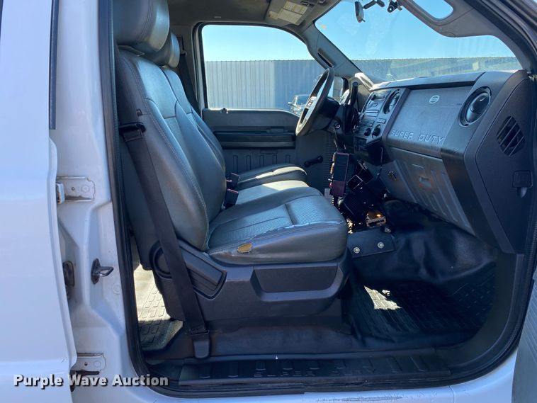 image for item KW9007 2013 Ford F550 Super Duty  Crew Cab utility / service truck
