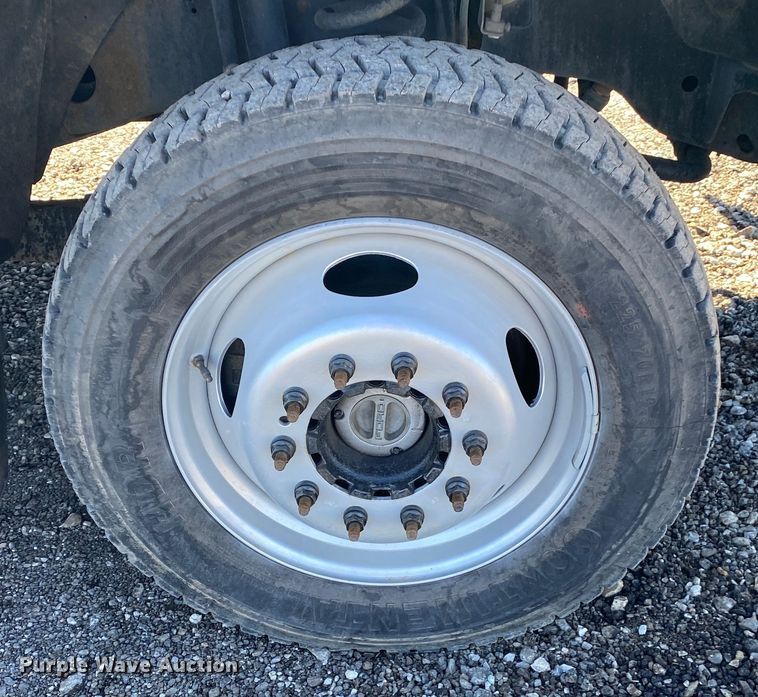 image for item KW9007 2013 Ford F550 Super Duty  Crew Cab utility / service truck