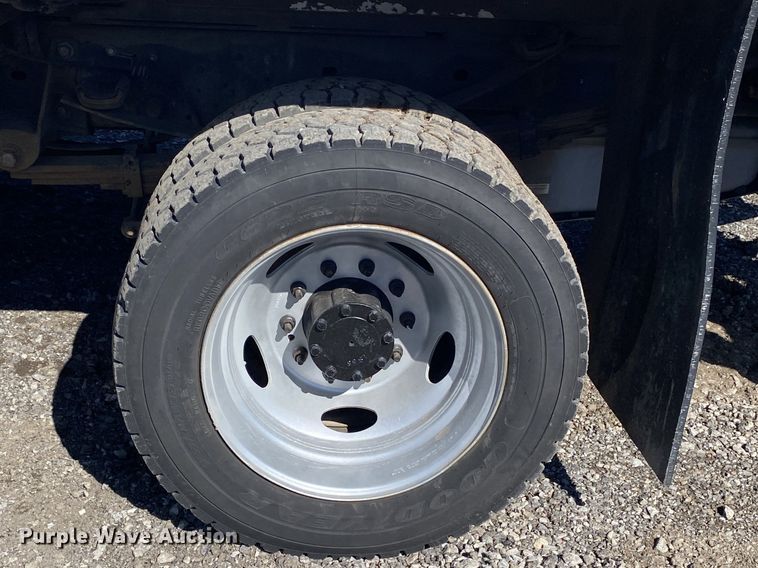 image for item KW9007 2013 Ford F550 Super Duty  Crew Cab utility / service truck