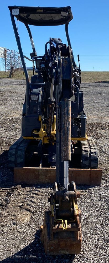 image for item KW9008 2014 John Deere 17D  mini excavator