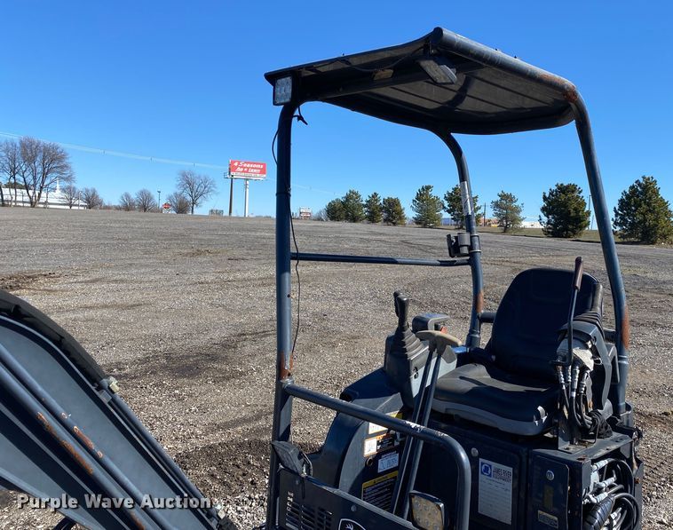 image for item KW9008 2014 John Deere 17D  mini excavator