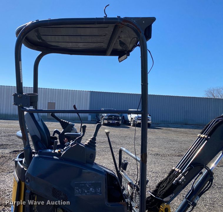 image for item KW9008 2014 John Deere 17D  mini excavator