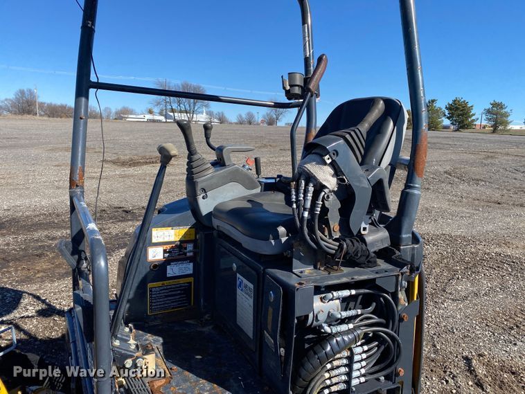 image for item KW9008 2014 John Deere 17D  mini excavator