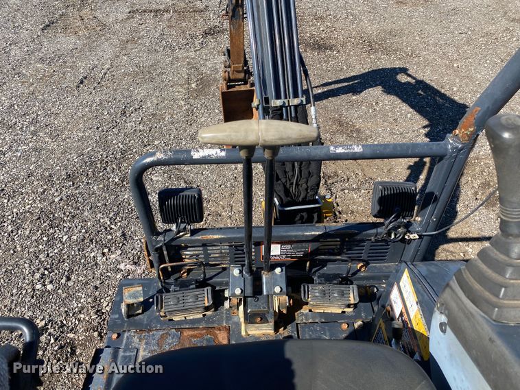 image for item KW9008 2014 John Deere 17D  mini excavator