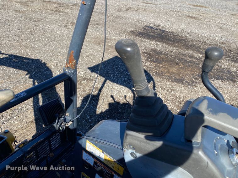 image for item KW9008 2014 John Deere 17D  mini excavator