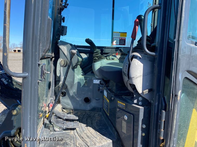 image for item KW9009 2017 John Deere 35G  mini excavator