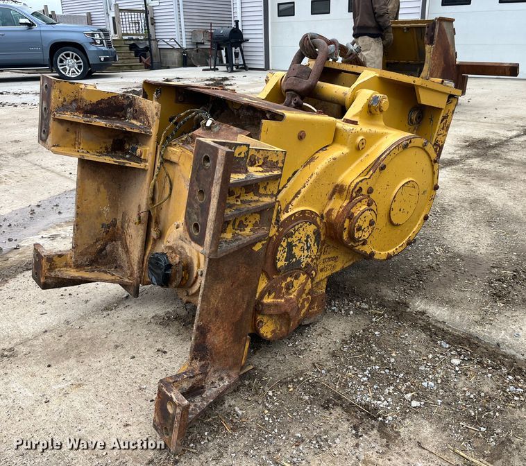 image for item LA9796 Paccar PA56-E00100E  winch