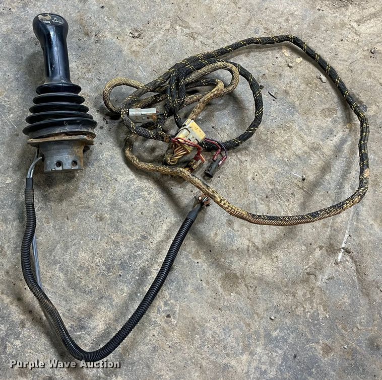 image for item LA9796 Paccar PA56-E00100E  winch