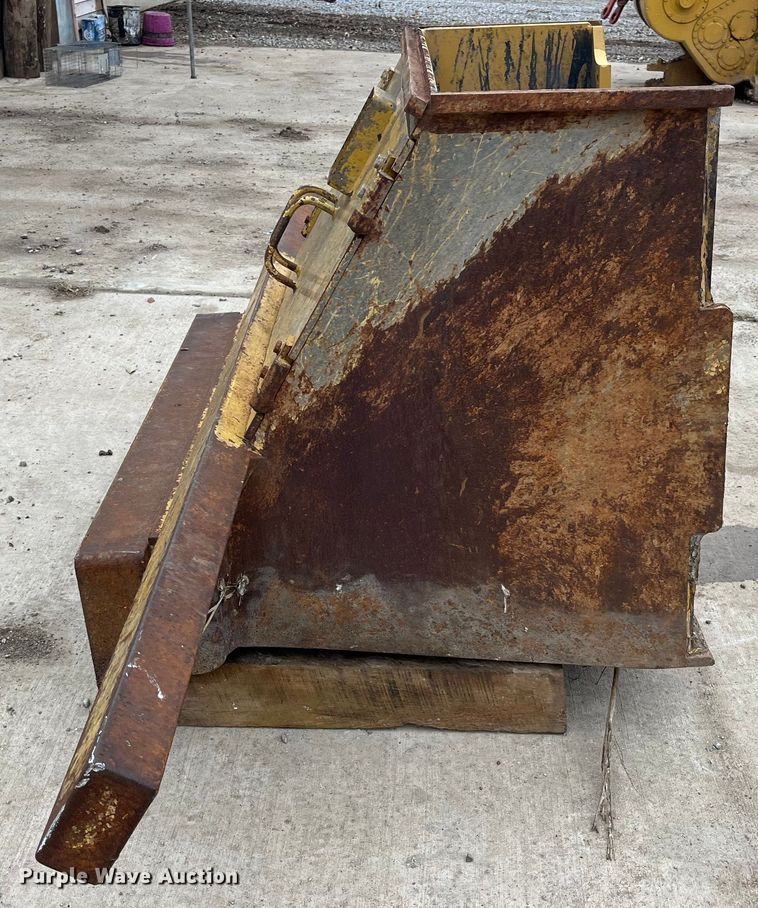 image for item LA9799 Dozer rear bumper toolbox