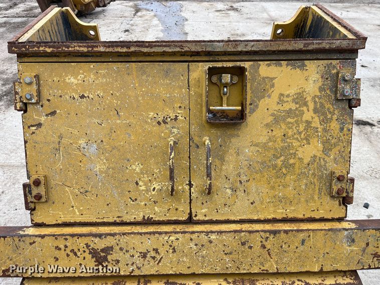 image for item LA9799 Dozer rear bumper toolbox