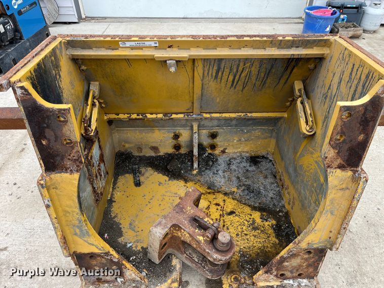 image for item LA9799 Dozer rear bumper toolbox
