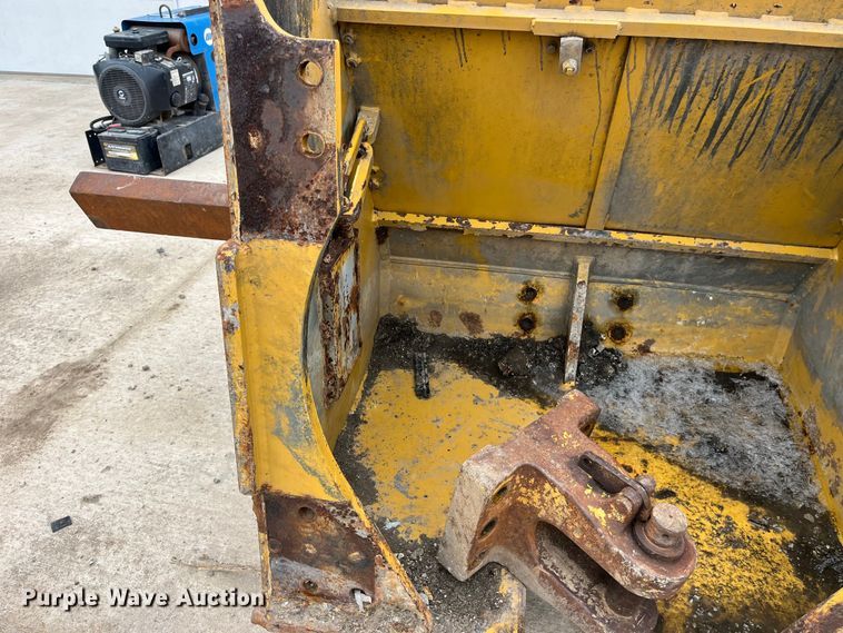 image for item LA9799 Dozer rear bumper toolbox