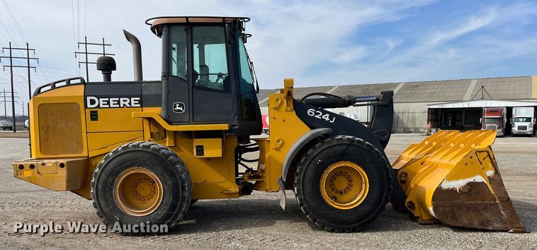 image for item LA9806 2007 John Deere 624J  wheel loader