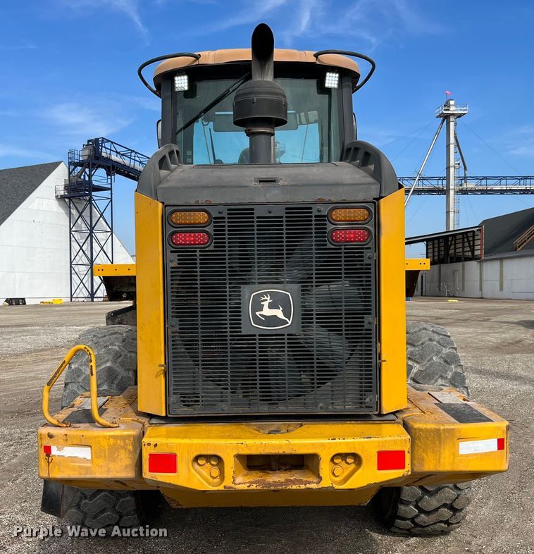 image for item LA9806 2007 John Deere 624J  wheel loader