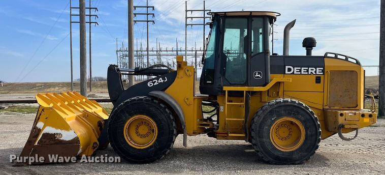 image for item LA9806 2007 John Deere 624J  wheel loader