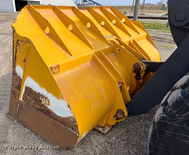 image for item LA9806 2007 John Deere 624J  wheel loader