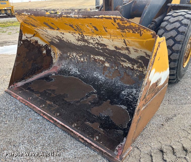 image for item LA9806 2007 John Deere 624J  wheel loader