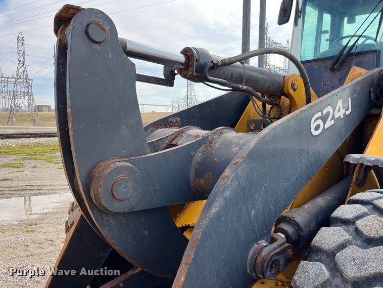 image for item LA9806 2007 John Deere 624J  wheel loader