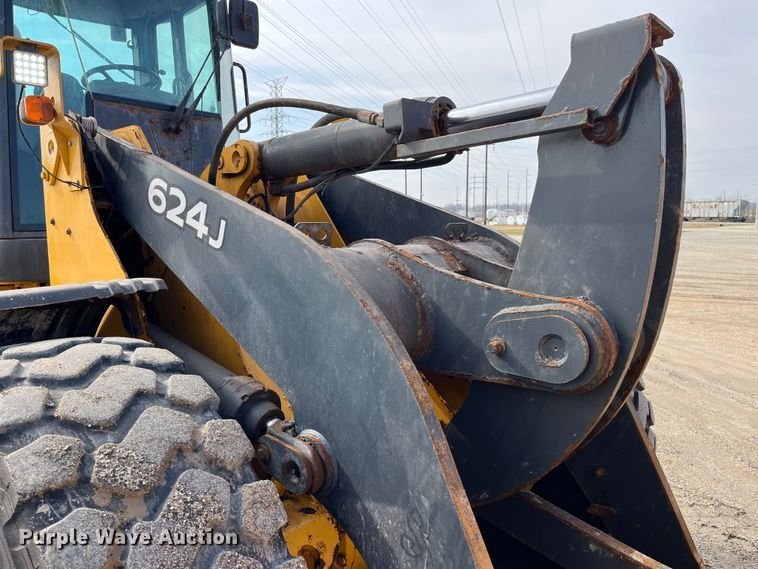 image for item LA9806 2007 John Deere 624J  wheel loader